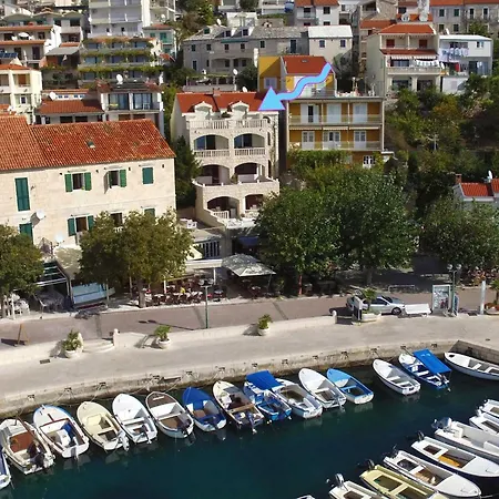 Apartamento & Vesna *